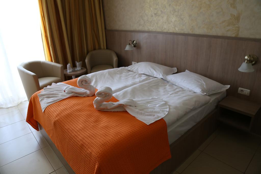 Hotel Piccadilly ママイア エクステリア 写真