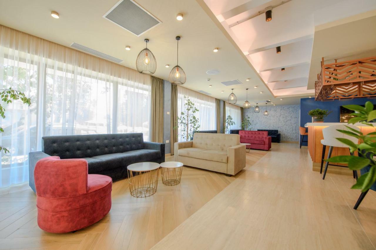 Hotel Piccadilly ママイア エクステリア 写真