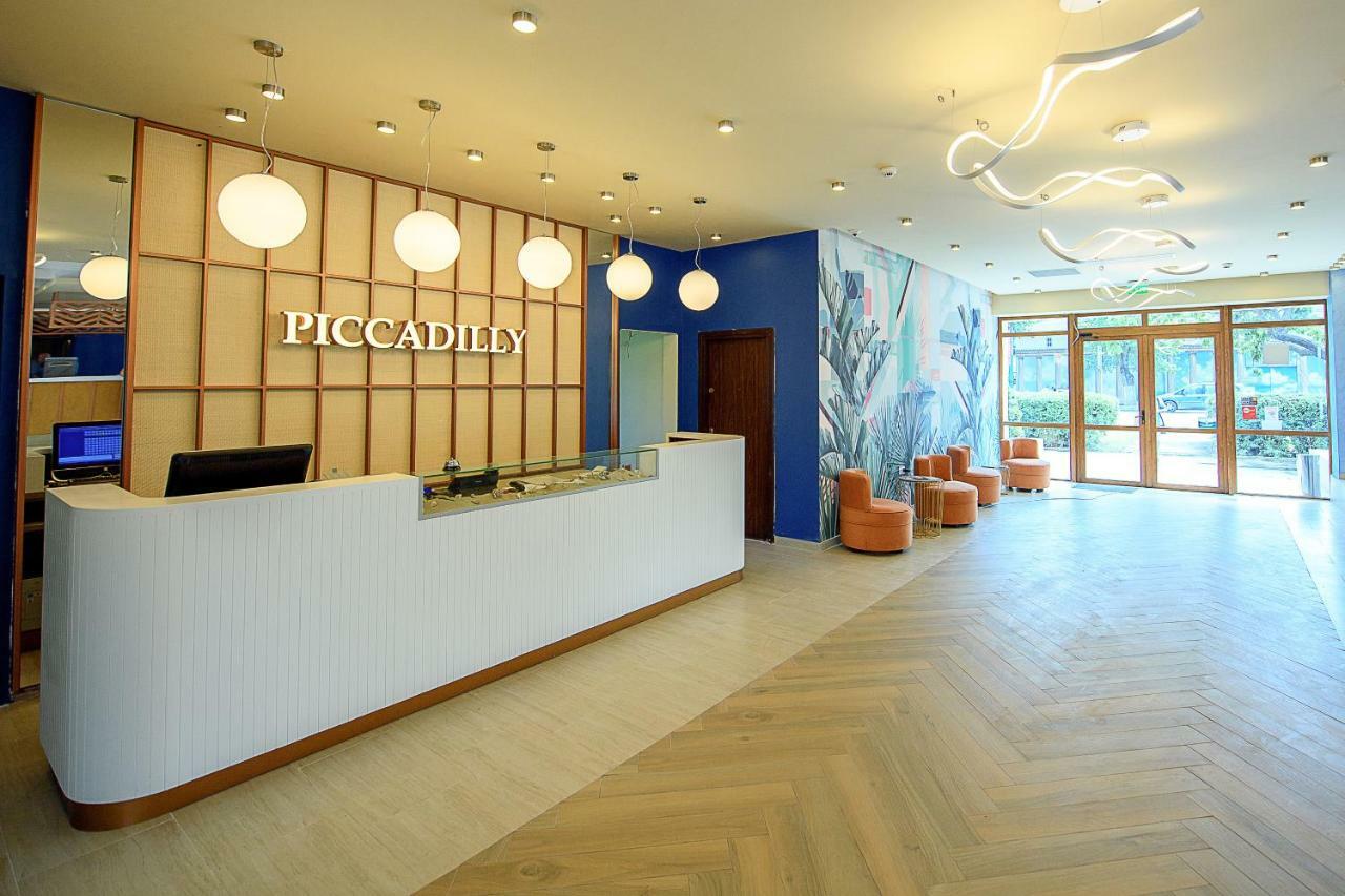 Hotel Piccadilly ママイア エクステリア 写真