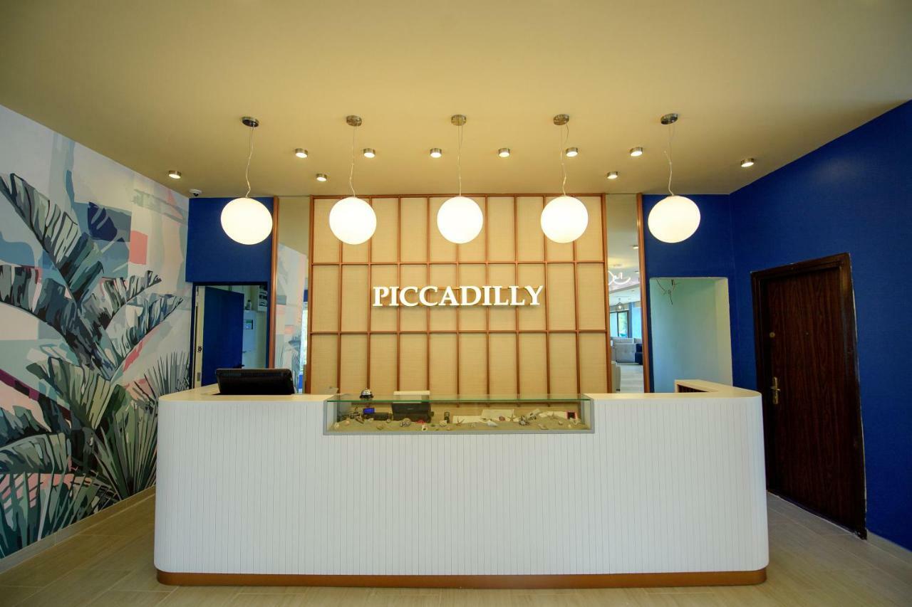 Hotel Piccadilly ママイア エクステリア 写真