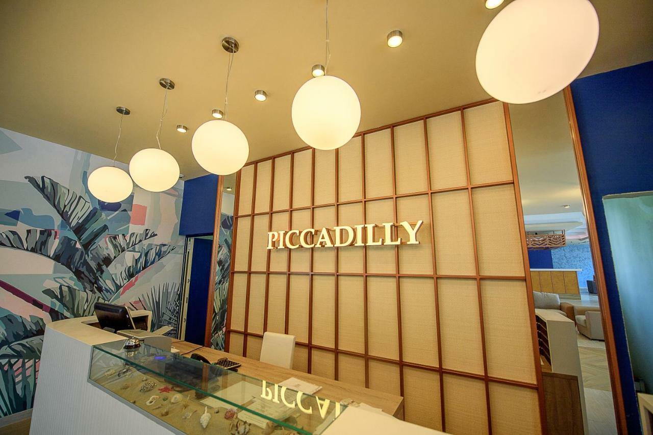 Hotel Piccadilly ママイア エクステリア 写真